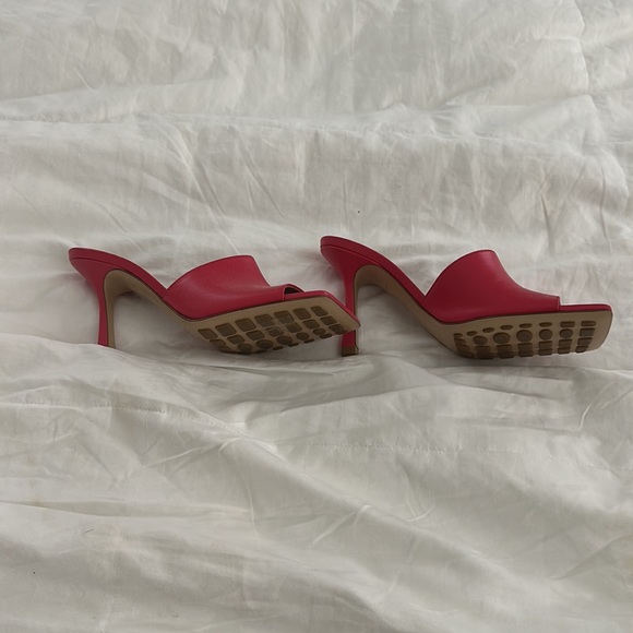 Bottega Veneta pink slides - Picture 3 of 3